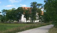 Kirche in Ridala mit Weg - P0001300 cr.jpg 6.1K